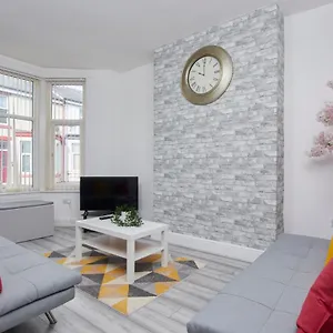 Stylish Gem - Great Location! Blackpool